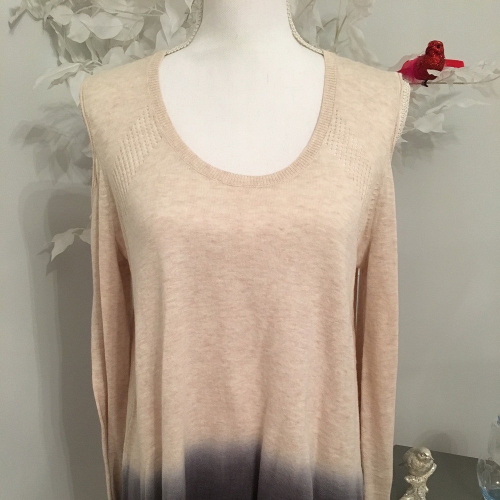DKNY SWEATER